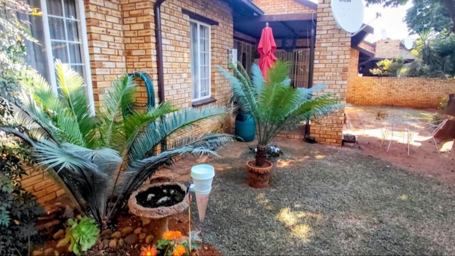 3 Bedroom Property for Sale in Safari Gardens North West